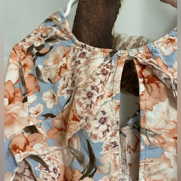 XS romper​​​​​​ - Picture 6 of 9